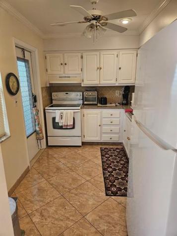 4000 NW 44 Avenue Lauderdale Lakes FL 33319