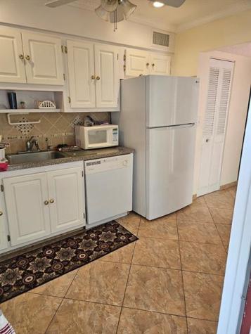 4000 NW 44 Avenue Lauderdale Lakes FL 33319