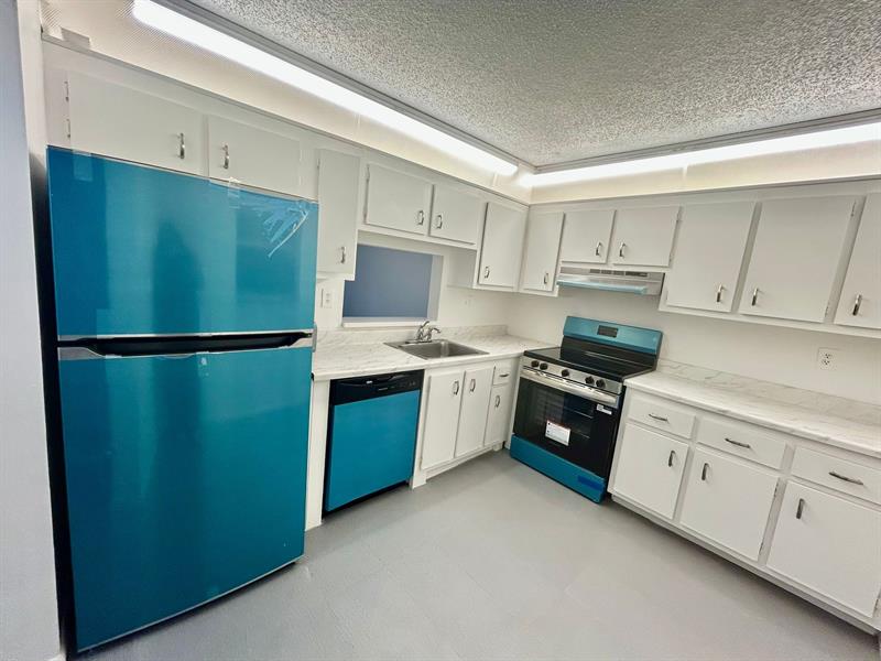 2850 Somerset Drive Lauderdale Lakes FL 33311