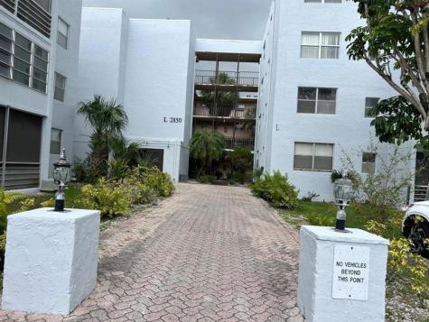 2850 Somerset Drive Lauderdale Lakes FL 33311