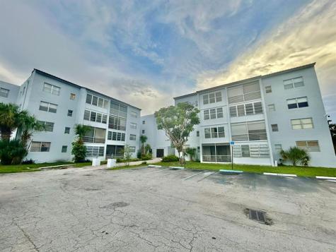 2850 Somerset Drive Lauderdale Lakes FL 33311