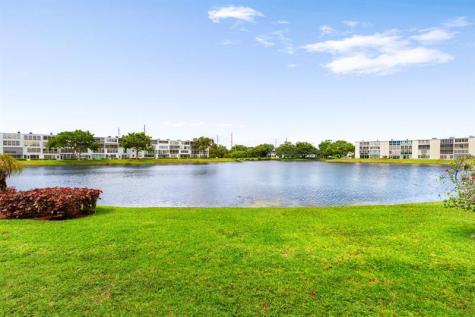 1084 Harwood F Deerfield Beach FL 33442