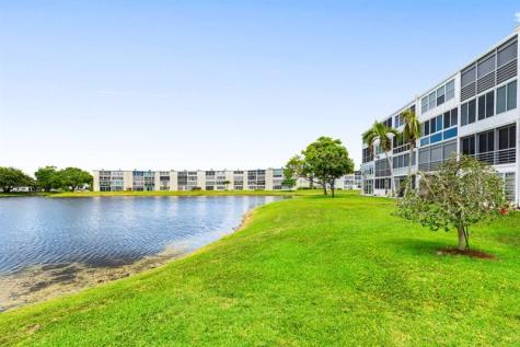 1084 Harwood F Deerfield Beach FL 33442