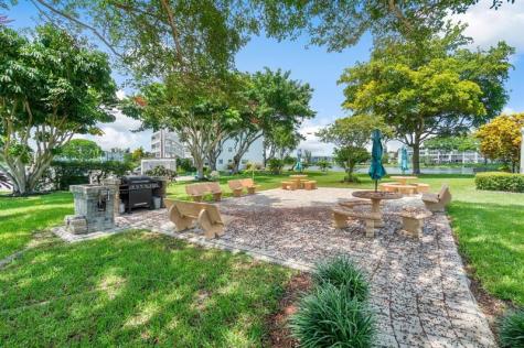 1084 Harwood F Deerfield Beach FL 33442