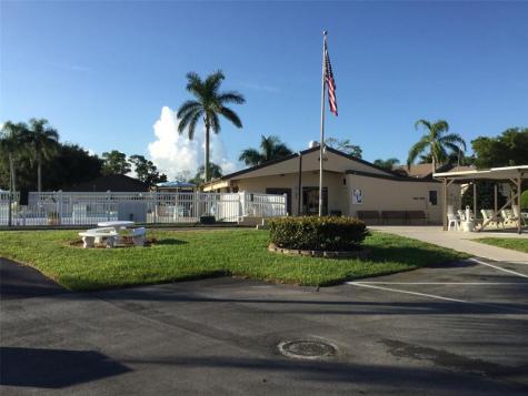 418 Pine Glen Lane Greenacres FL 33463