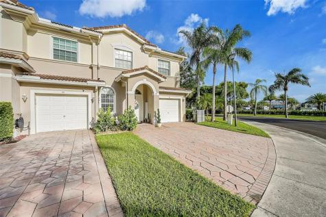 81 Legacy Court Delray Beach FL 33445