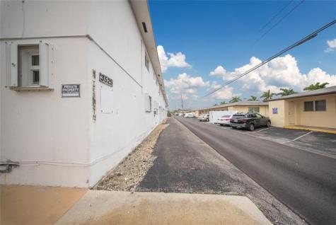 3525 Tyler Street Hollywood FL 33021