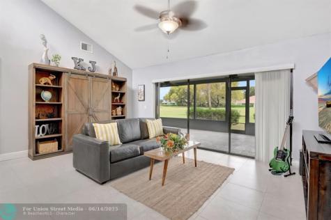 2055 Deer Creek Woodlands Way Deerfield Beach FL 33442