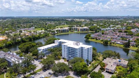 3301 Spanish Moss Terrace Lauderhill FL 33319