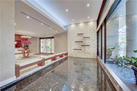 19667 Turnberry Way Miami FL 33180