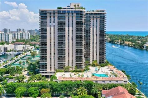 19667 Turnberry Way Miami FL 33180