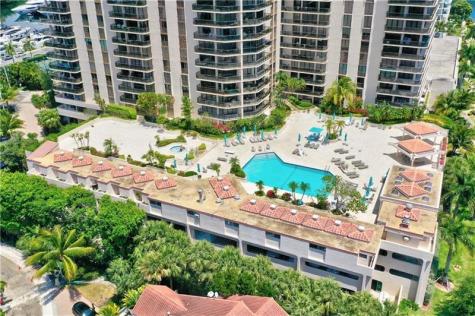 19667 Turnberry Way Miami FL 33180