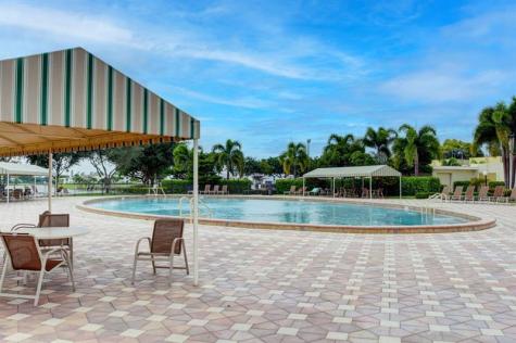 267 Wellington J West Palm Beach FL 33417