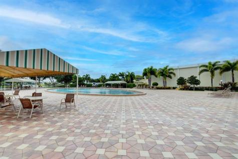 267 Wellington J West Palm Beach FL 33417