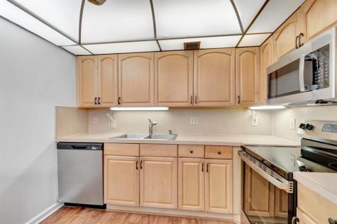267 Wellington J West Palm Beach FL 33417