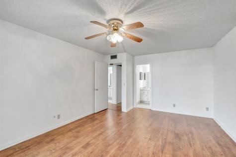 267 Wellington J West Palm Beach FL 33417