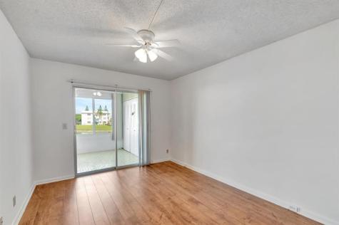 267 Wellington J West Palm Beach FL 33417