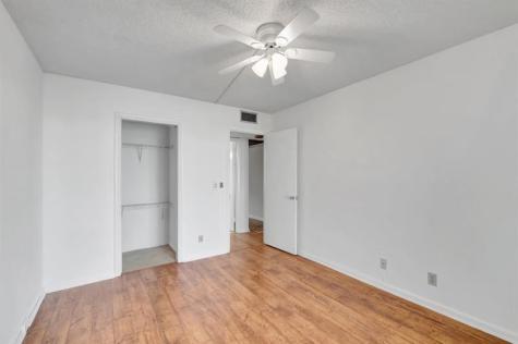 267 Wellington J West Palm Beach FL 33417
