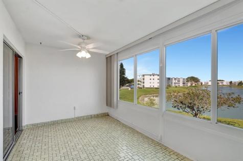 267 Wellington J West Palm Beach FL 33417