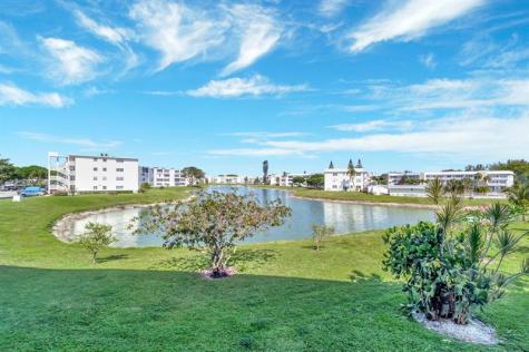 267 Wellington J West Palm Beach FL 33417