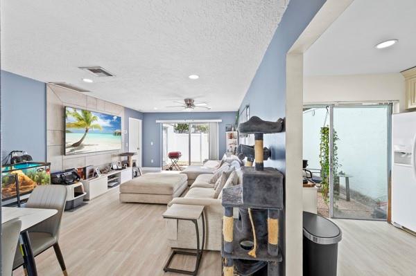 9302 SW 5th Street Boca Raton FL 33428