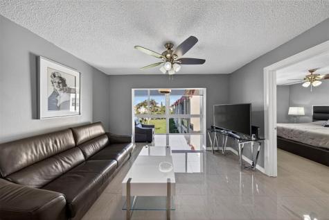 2951 E Sunrise Lakes Drive Sunrise FL 33322