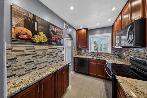 2951 E Sunrise Lakes Drive Sunrise FL 33322