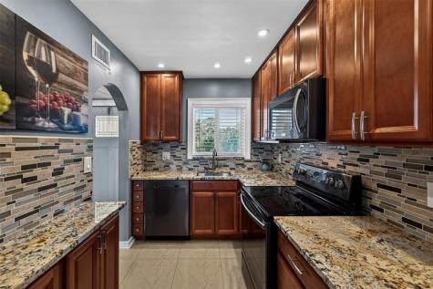 2951 E Sunrise Lakes Drive Sunrise FL 33322