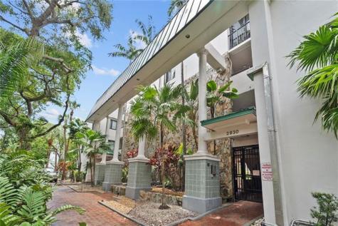 2924 Day Avenue Miami FL 33133