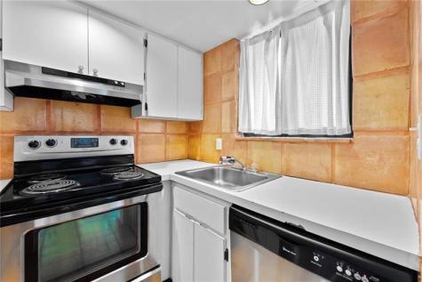 2924 Day Avenue Miami FL 33133