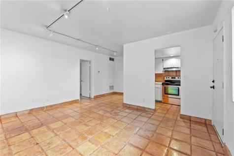 2924 Day Avenue Miami FL 33133