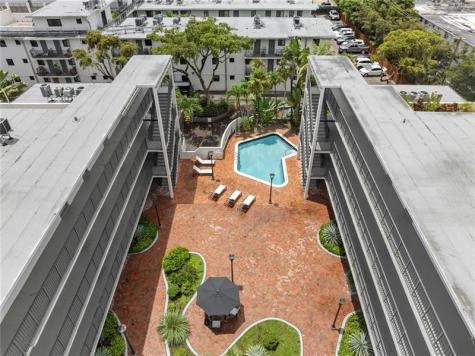 2924 Day Avenue Miami FL 33133