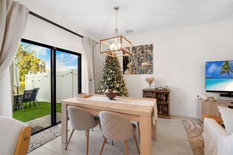 659 NW 204th Street Miami FL 33169