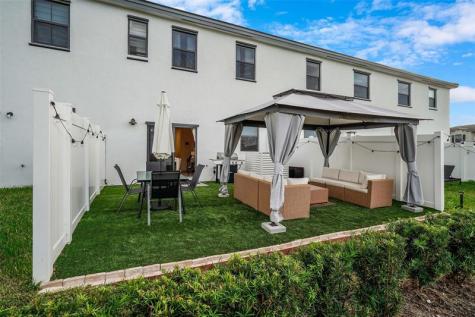 659 NW 204th Street Miami FL 33169