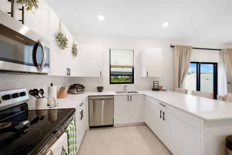 659 NW 204th Street Miami FL 33169