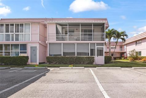 352 Saxony Trail Delray Beach FL 33446