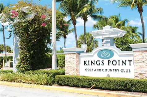 352 Saxony Trail Delray Beach FL 33446