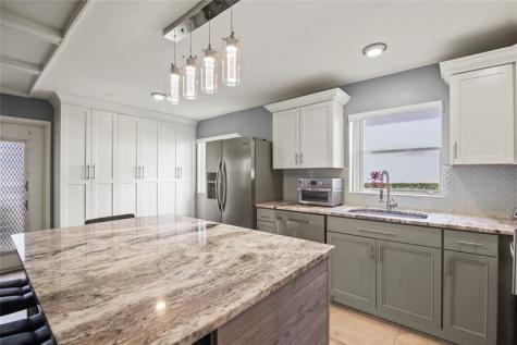 352 Saxony Trail Delray Beach FL 33446