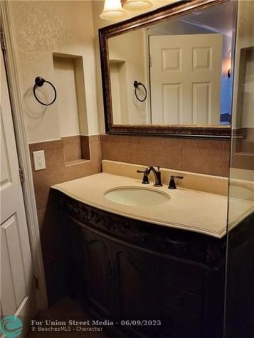 780 NE 199th Street Miami FL 33179