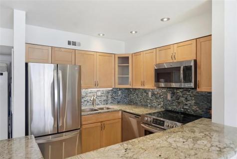 2936 Lake Shore Drive Riviera Beach FL 33404