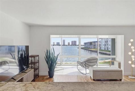 2936 Lake Shore Drive Riviera Beach FL 33404
