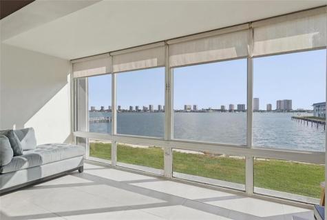 2936 Lake Shore Drive Riviera Beach FL 33404