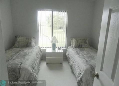 814 Sky Pine Way Greenacres FL 33415