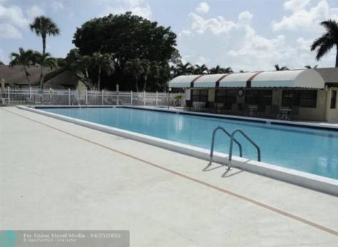 814 Sky Pine Way Greenacres FL 33415