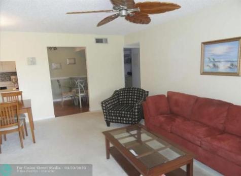 814 Sky Pine Way Greenacres FL 33415