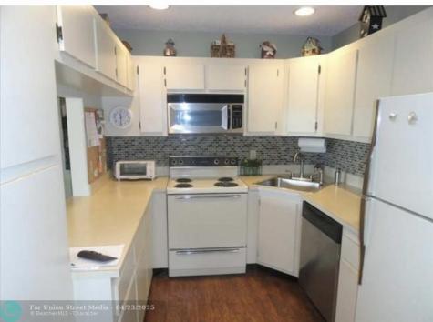 814 Sky Pine Way Greenacres FL 33415