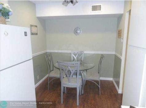 814 Sky Pine Way Greenacres FL 33415