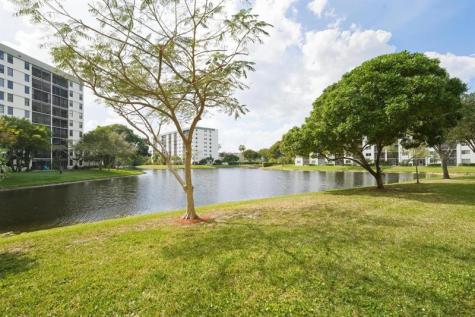 2226 N Cypress Bend Drive Pompano Beach FL 33069