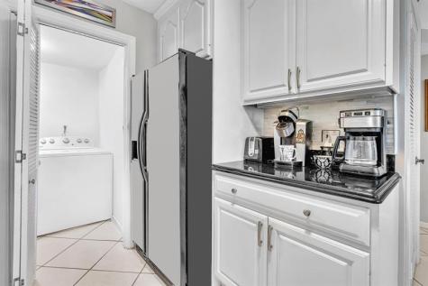 9050 Jacaranda Lane Plantation FL 33324