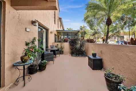 9050 Jacaranda Lane Plantation FL 33324